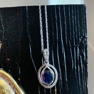 White gold Sapphire necklace